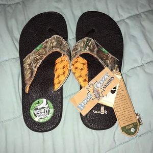 Men’s Sanuk Flip flops